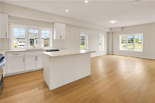 2 Bromley Drive, St. Catharines, ON - Indoor Photo Showing Kitchen With Upgraded Kitchen