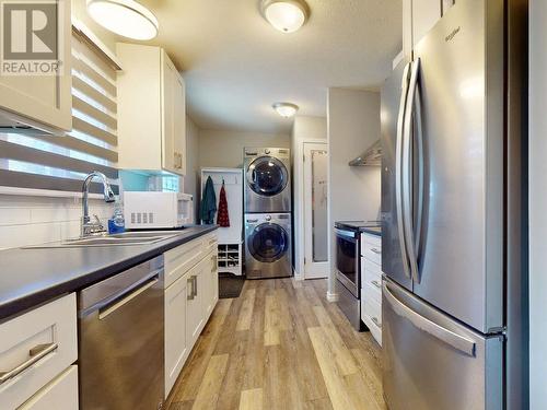 13608 Rumball Avenue, Summerland, BC - Indoor Photo Showing Kitchen With Stainless Steel Kitchen