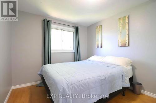 142 Royal Salisbury Way, Brampton, ON - Indoor Photo Showing Bedroom