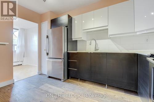 404 - 3460 Keele Street, Toronto (York University Heights), ON - Indoor Photo Showing Kitchen