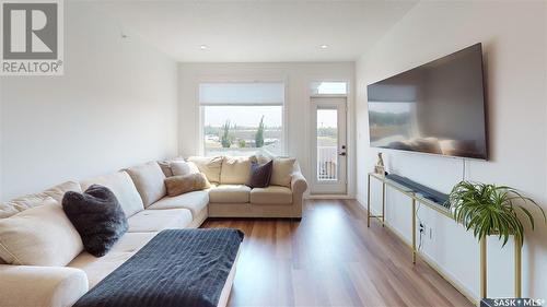 416 3581 Evans Court, Regina, SK - Indoor Photo Showing Living Room