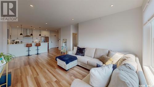 416 3581 Evans Court, Regina, SK - Indoor Photo Showing Living Room