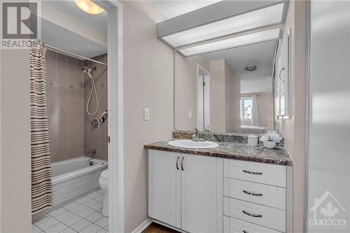 Ensuite bath - 1719 Des Broussailles Terrace, Ottawa, ON - Indoor Photo Showing Bathroom