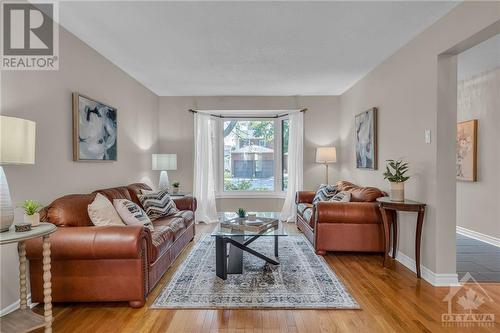 Large formal living room - 1719 Des Broussailles Terrace, Ottawa, ON - Indoor Photo Showing Living Room