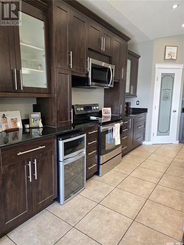 5 Cedar Place, Outlook, SK - Indoor Photo Showing Kitchen