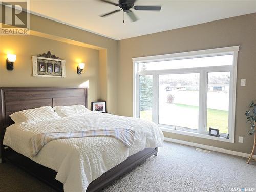 5 Cedar Place, Outlook, SK - Indoor Photo Showing Bedroom