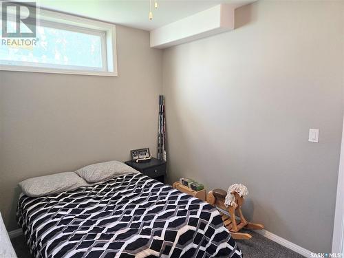 5 Cedar Place, Outlook, SK - Indoor Photo Showing Bedroom