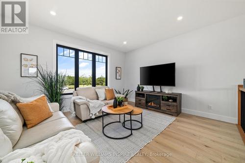 41 County Road 29, Prince Edward County (Hillier), ON - Indoor Photo Showing Living Room