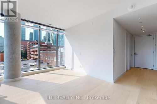 403 - 81 Wellesley Street E, Toronto, ON - Indoor Photo Showing Other Room