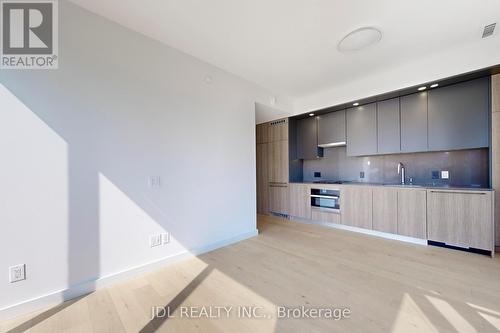 403 - 81 Wellesley Street E, Toronto (Church-Yonge Corridor), ON - Indoor Photo Showing Kitchen