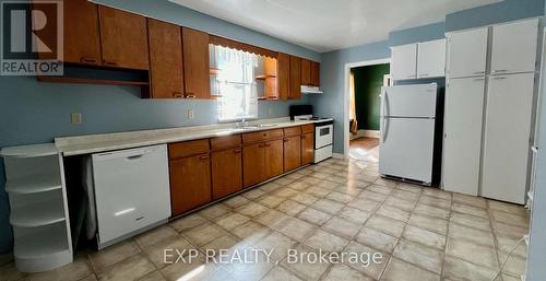 972 Dame Street, London, ON - Indoor Photo Showing Kitchen