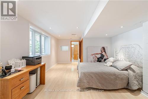 8045 Appleby Line, Milton (Nassagaweya), ON - Indoor Photo Showing Bedroom