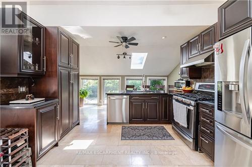 8045 Appleby Line, Milton (Nassagaweya), ON - Indoor Photo Showing Kitchen With Stainless Steel Kitchen