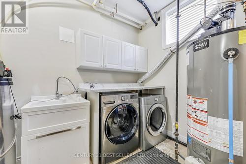 2385 Eighth Line N, Oakville (Iroquois Ridge North), ON - Indoor Photo Showing Laundry Room