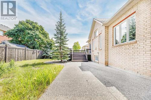 2385 Eighth Line N, Oakville (Iroquois Ridge North), ON - Outdoor