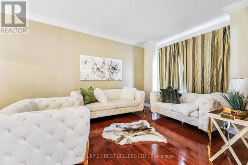 2385 Eighth Line N, Oakville, ON - Indoor Photo Showing Living Room