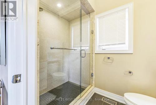 2385 Eighth Line N, Oakville, ON - Indoor Photo Showing Bathroom