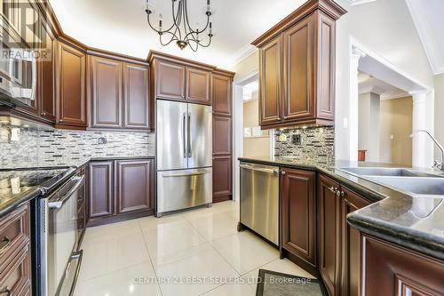 2385 Eighth Line N, Oakville (Iroquois Ridge North), ON - Indoor Photo Showing Kitchen With Stainless Steel Kitchen With Upgraded Kitchen