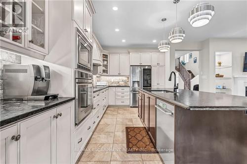 92 Cutts Crescent, Hamilton (Binbrook), ON - Indoor Photo Showing Kitchen With Upgraded Kitchen