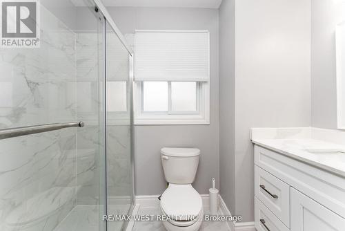 Upper - 368 Fountain Street, Cambridge, ON - Indoor Photo Showing Bathroom