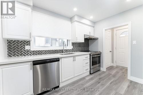 Upper - 368 Fountain Street, Cambridge, ON - Indoor Photo Showing Kitchen