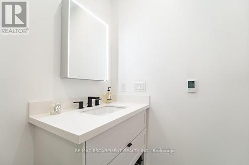 505 - 101 Locke Street S, Hamilton (Kirkendall), ON - Indoor Photo Showing Bathroom