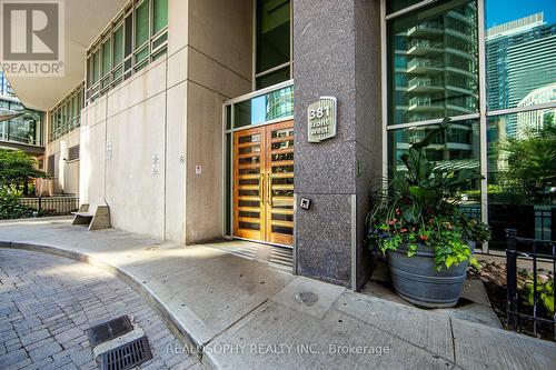 1905 - 381 Front Street W, Toronto (Waterfront Communities), ON - Outdoor