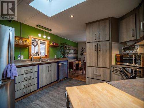 2249 Mctavish Road, Kamloops, BC - Indoor Photo Showing Kitchen With Double Sink