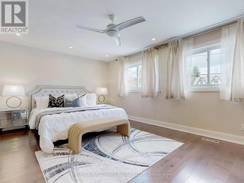 238 Rumble Avenue, Richmond Hill, ON - Indoor Photo Showing Bedroom