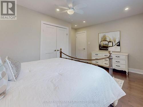 238 Rumble Avenue, Richmond Hill, ON - Indoor Photo Showing Bedroom