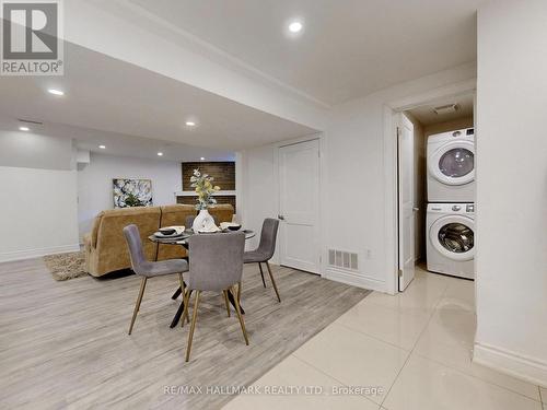 238 Rumble Avenue, Richmond Hill, ON - Indoor Photo Showing Laundry Room