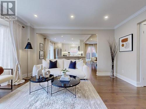 238 Rumble Avenue, Richmond Hill, ON - Indoor Photo Showing Living Room