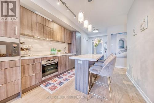 704 - 21 Widmer Street, Toronto (Waterfront Communities), ON - Indoor Photo Showing Kitchen