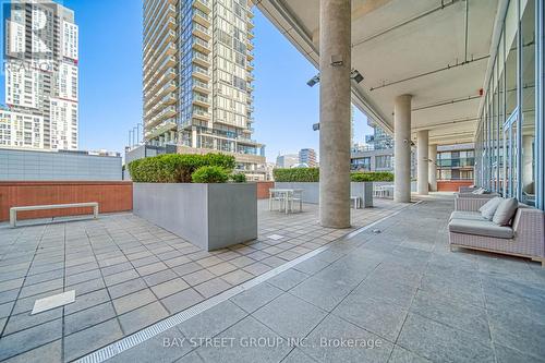 704 - 21 Widmer Street, Toronto (Waterfront Communities), ON - Outdoor