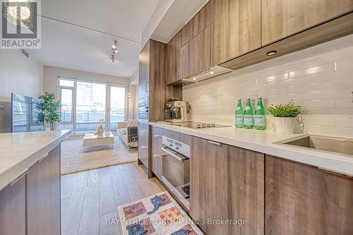 704 - 21 Widmer Street, Toronto (Waterfront Communities), ON - Indoor Photo Showing Kitchen With Upgraded Kitchen