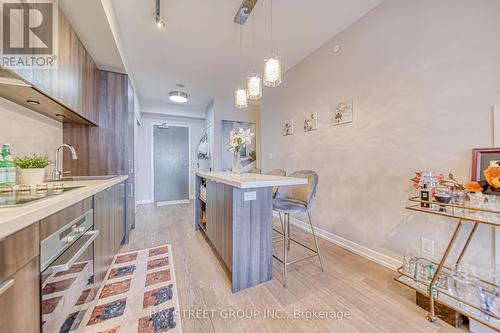 704 - 21 Widmer Street, Toronto (Waterfront Communities), ON - Indoor Photo Showing Kitchen