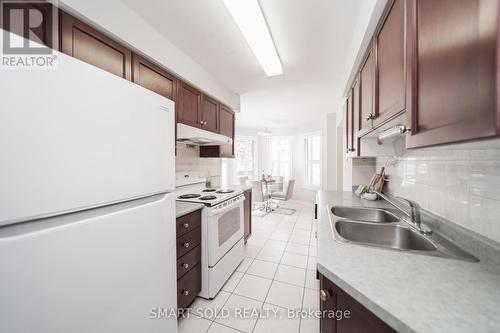 1009 - 29 Rosebank Drive, Toronto (Malvern), ON - Indoor Photo Showing Kitchen With Double Sink