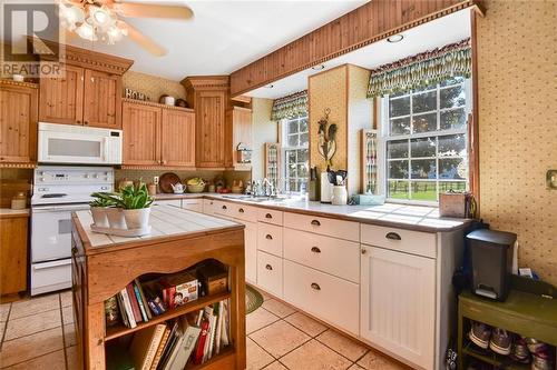 3945 County Road 26 Road, Brockville, ON - Indoor Photo Showing Kitchen