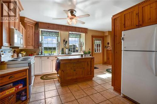 3945 County Road 26 Road, Brockville, ON - Indoor Photo Showing Kitchen