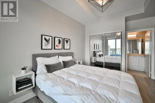 707 - 9471 Yonge Street, Richmond Hill, ON - Indoor Photo Showing Bedroom