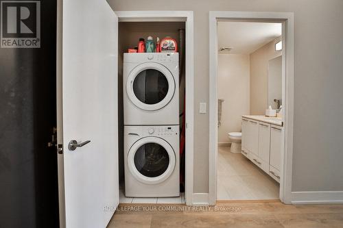 707 - 9471 Yonge Street, Richmond Hill, ON - Indoor Photo Showing Laundry Room