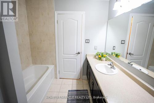 5 Troyer Street, Brampton (Northwest Brampton), ON - Indoor Photo Showing Bathroom