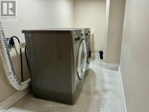 5 Troyer Street, Brampton (Northwest Brampton), ON - Indoor Photo Showing Laundry Room