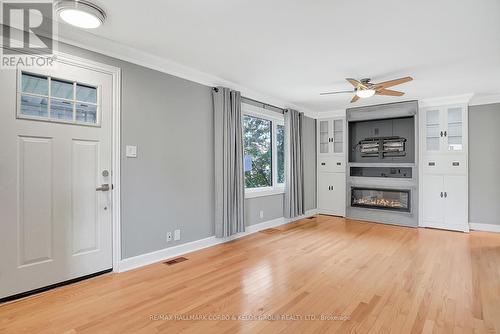 806 Rose Street, Cambridge, ON - Indoor With Fireplace