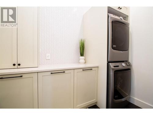 Main Floor Laundry - 2043 Airport Way, Revelstoke, BC - Indoor Photo Showing Laundry Room