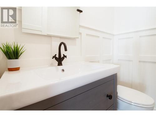 Powder Room - 2043 Airport Way, Revelstoke, BC - Indoor Photo Showing Bathroom