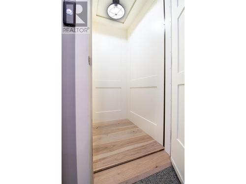 Residential Elevator - 2043 Airport Way, Revelstoke, BC - Indoor Photo Showing Other Room