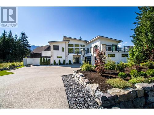 Front View - 2043 Airport Way, Revelstoke, BC - Outdoor