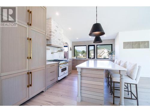 2043 Airport Way, Revelstoke, BC - Indoor Photo Showing Kitchen