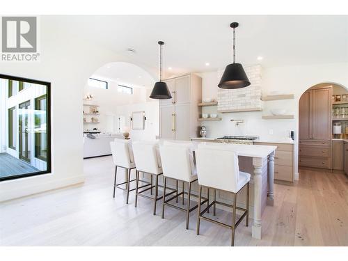 Kitchen Island - 2043 Airport Way, Revelstoke, BC - Indoor